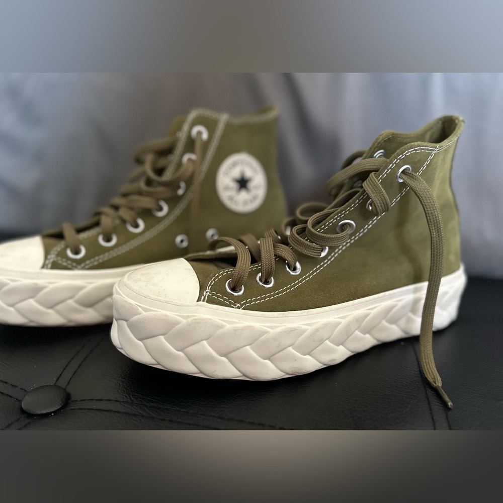 BRAND NEW, never worn SUEDE Converse braided platform sneakers/ SZ 6.5 Women's